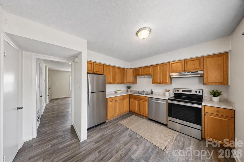 6835 Farmingdale Dr #B, Charlotte, NC 28212