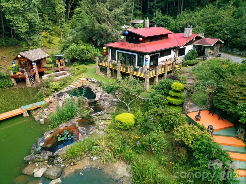 87 Old Chimney Ln, Cedar Mountain, NC 28718