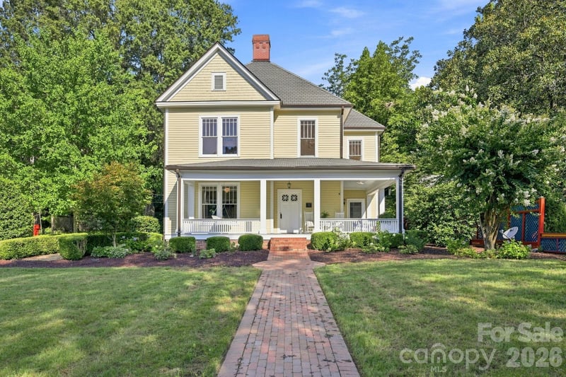 559 N Main St, Davidson, NC 28036