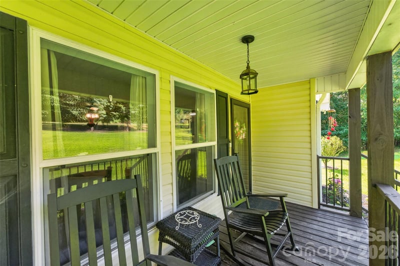 618 Indian Hill Rd, Olin, NC 28660