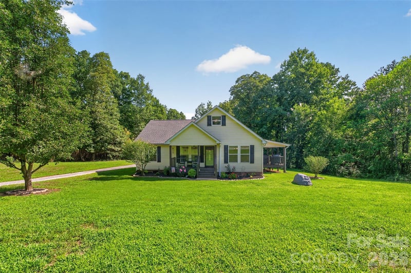 618 Indian Hill Rd, Olin, NC 28660