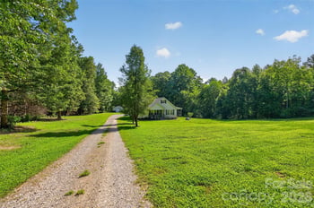 618 Indian Hill Rd, Olin, NC 28660