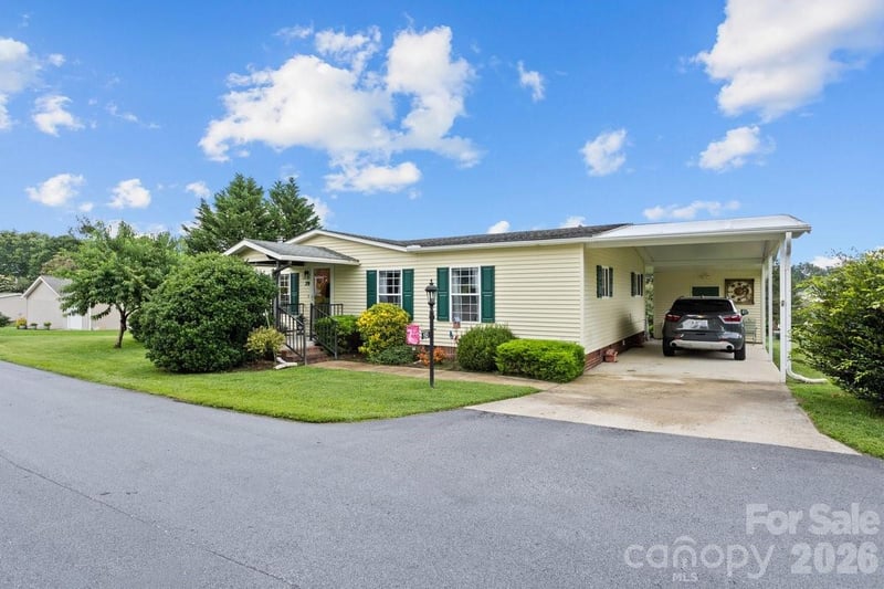 39 Stephanie Ln #13, Hendersonville, NC 28792