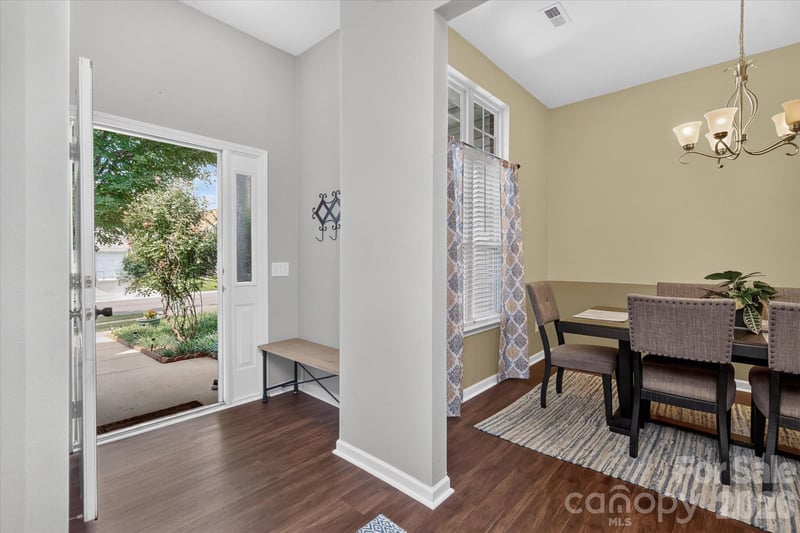 9407 Thatcher Hall Ct, Charlotte, NC 28277
