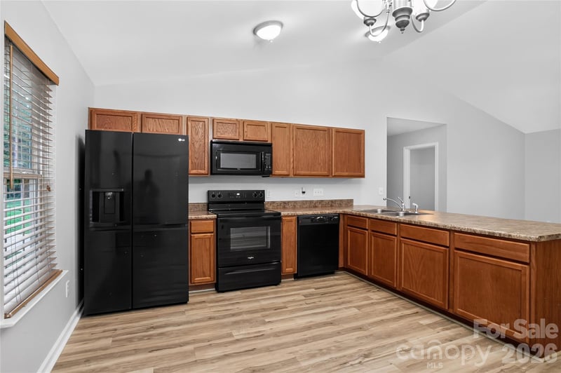 213 Winding Cedar Dr, Statesville, NC 28677