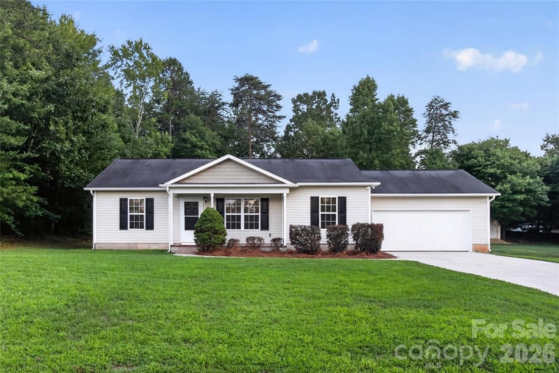 213 Winding Cedar Dr, Statesville, NC 28677