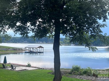 3825 Chevlot Hills Rd, Sherrills Ford, NC 28673