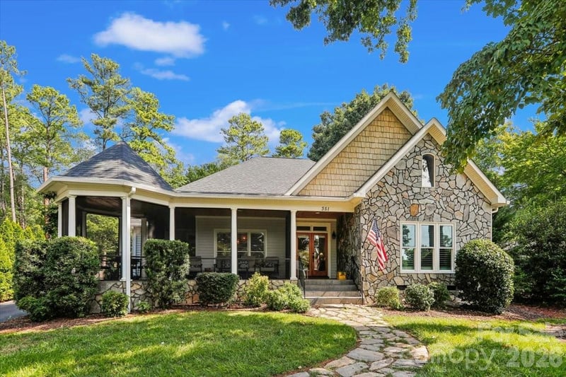351 Catalina Dr, Mooresville, NC 28117