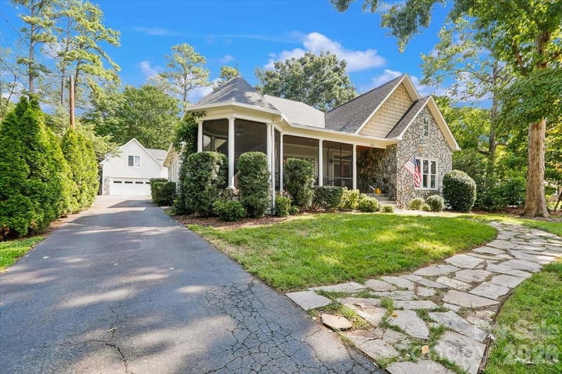 351 Catalina Dr, Mooresville, NC 28117