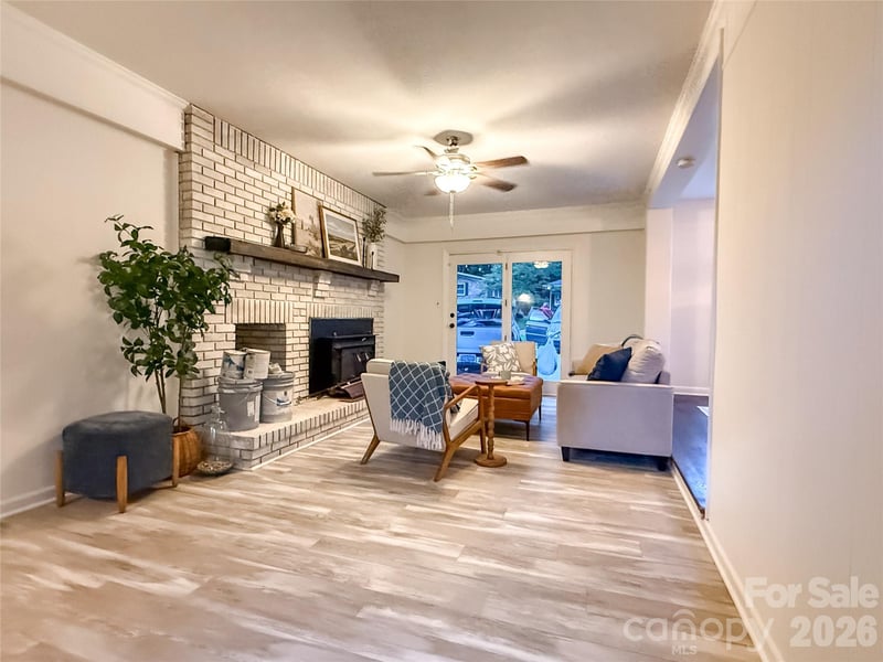 1443 Lynhurst Dr, Gastonia, NC 28054