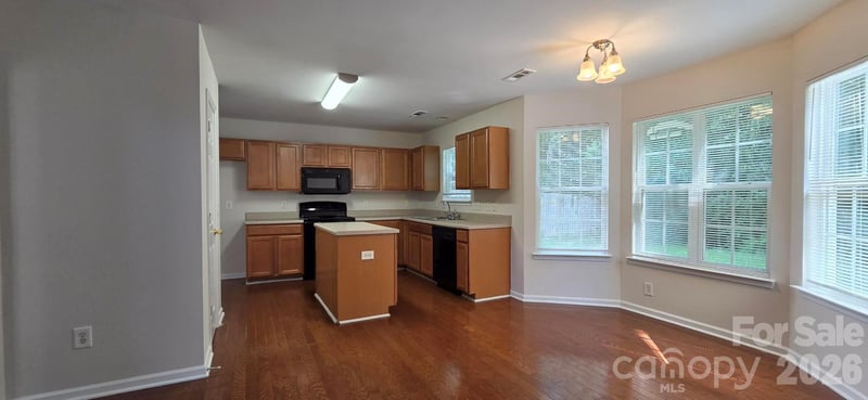 5708 Twin Brook Dr, Charlotte, NC 28269