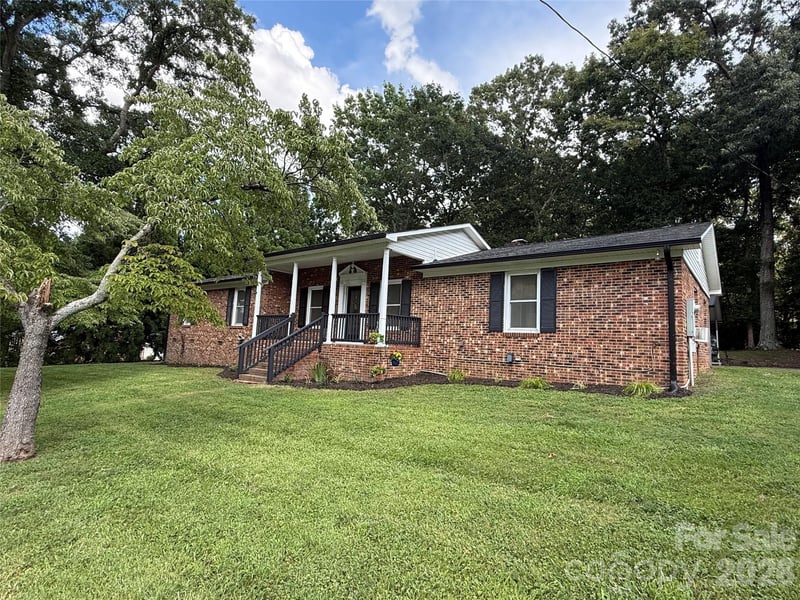 806 Danbrook Cir, Lincolnton, NC 28092