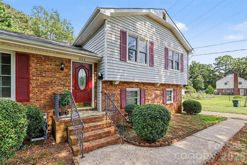 834 Applegate Ct, Gastonia, NC 28054