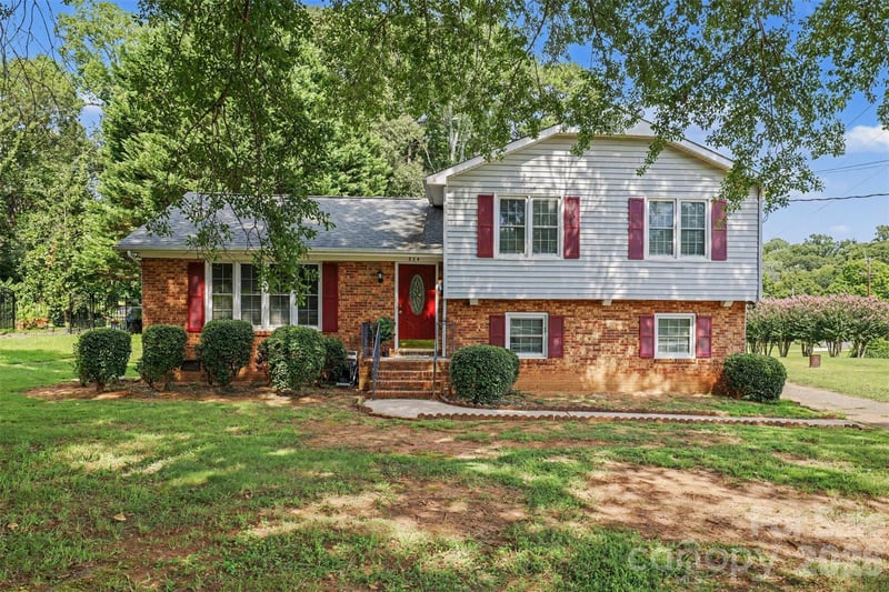 834 Applegate Ct, Gastonia, NC 28054