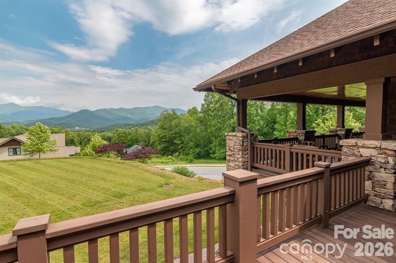 35 Cottage Settings Ln, Black Mountain, NC 28711