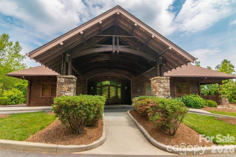 35 Cottage Settings Ln, Black Mountain, NC 28711