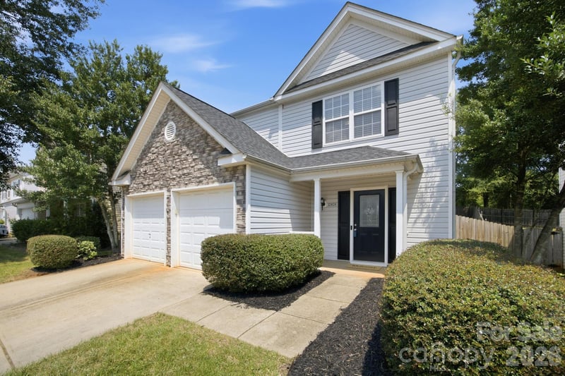 10404 Haddington Dr NW, Charlotte, NC 28269