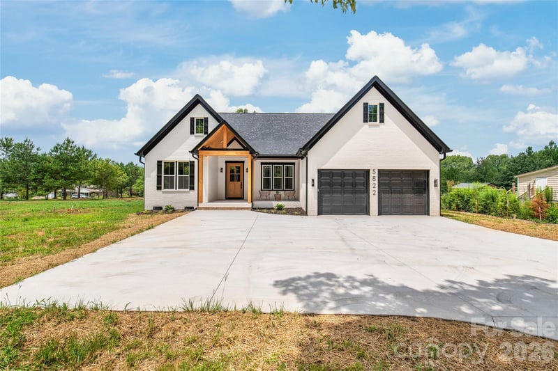 5822 Potter Rd, Waxhaw, NC 28173