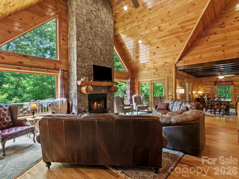 475 Toe River Rd, Burnsville, NC 28714