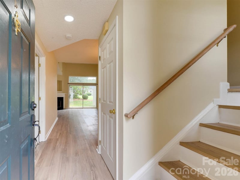 9128 Treyburn Dr, Charlotte, NC 28216