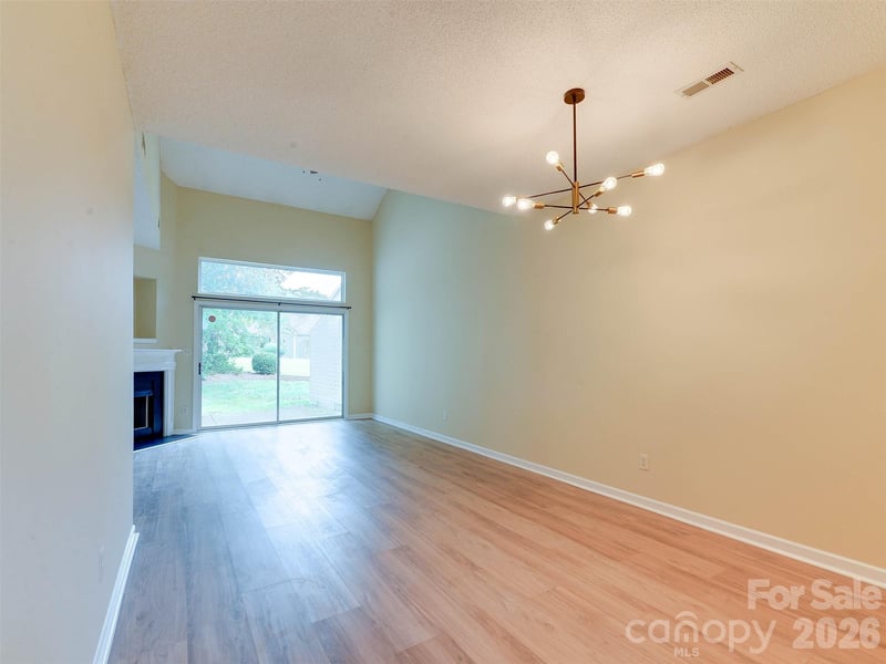 9128 Treyburn Dr, Charlotte, NC 28216