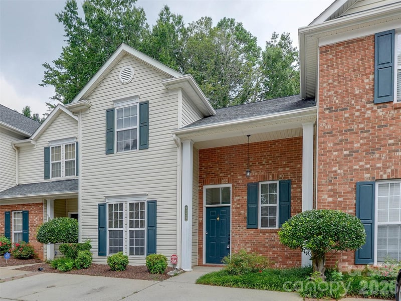 9128 Treyburn Dr, Charlotte, NC 28216