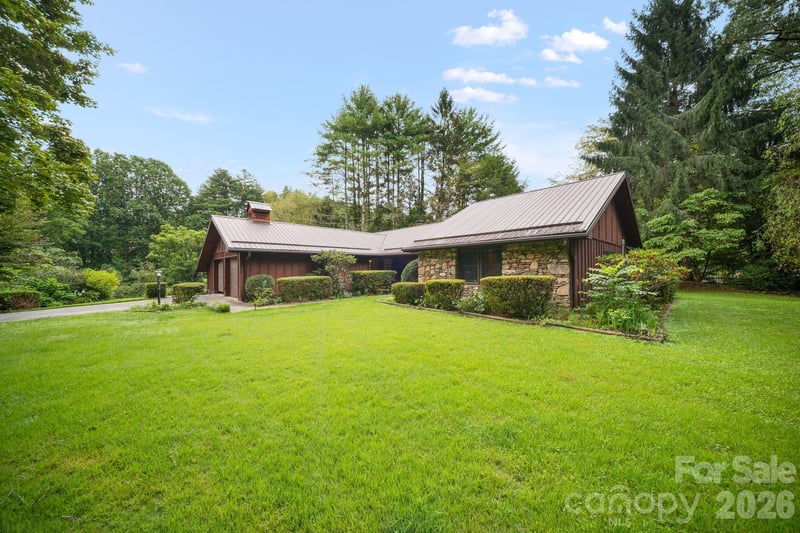 140 Redwood St, Brevard, NC 28712
