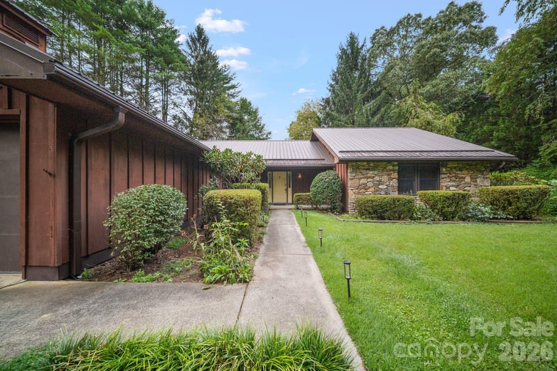 140 Redwood St, Brevard, NC 28712