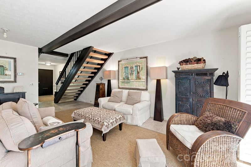 98 Laurelwood Cir W #6, Hendersonville, NC 28791