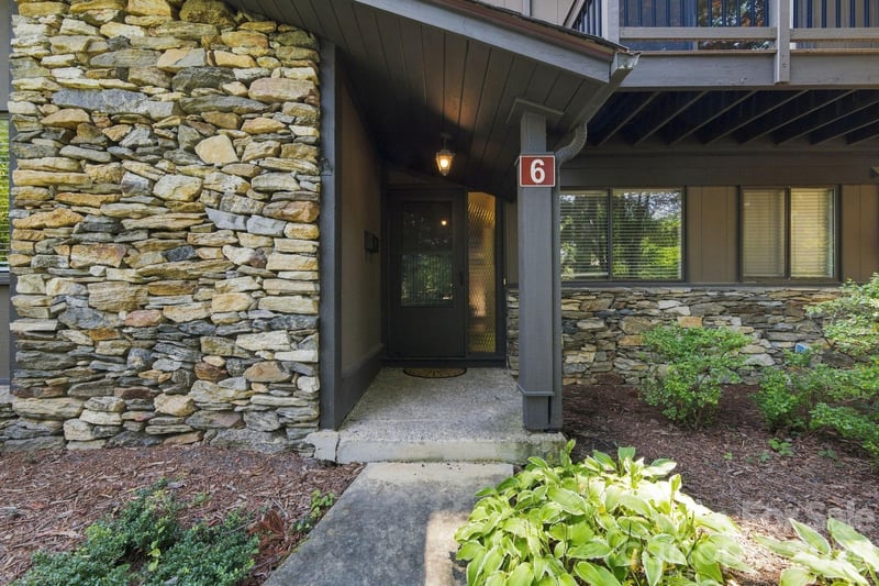 98 Laurelwood Cir W #6, Hendersonville, NC 28791