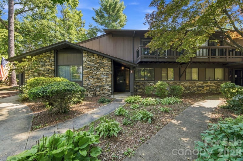 98 Laurelwood Cir W #6, Hendersonville, NC 28791
