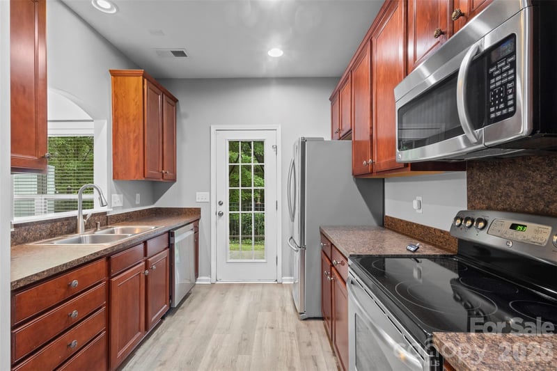 4707 Craigmoss Ln, Charlotte, NC 28278