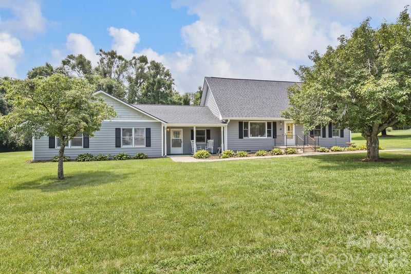 47 Cane Creek Cir, Fairview, NC 28730