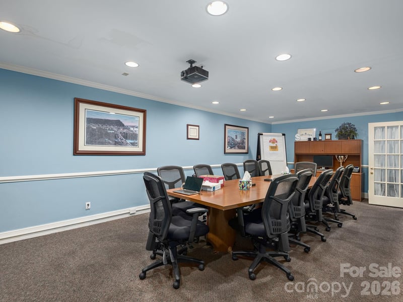 337 N Main St, Hendersonville, NC 28792