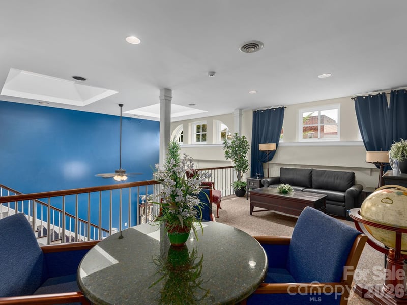 337 N Main St, Hendersonville, NC 28792