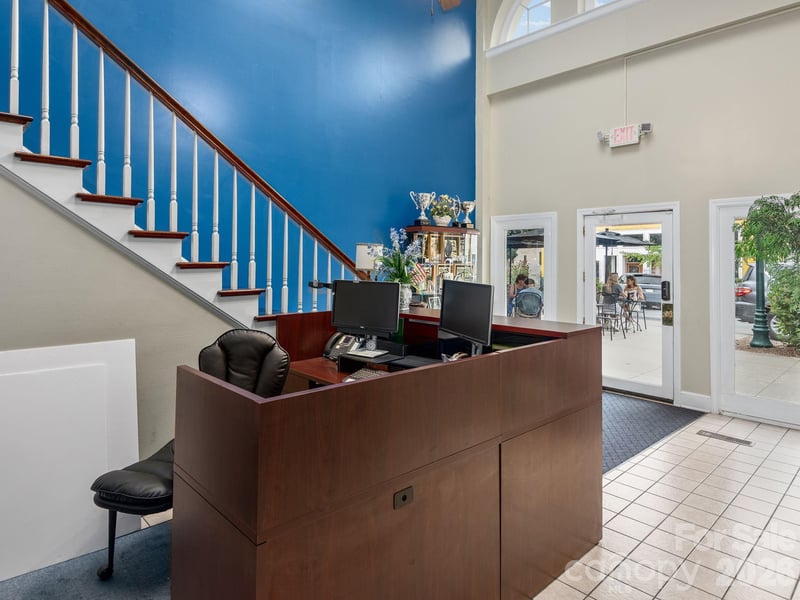 337 N Main St, Hendersonville, NC 28792