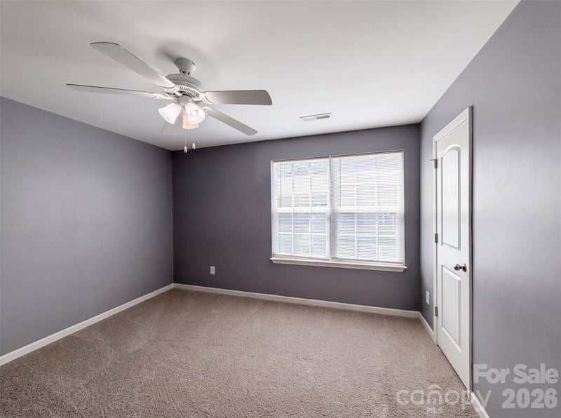 5730 Natick Dr, Charlotte, NC 28214