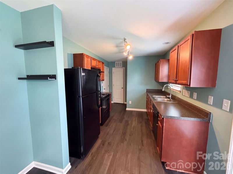 5730 Natick Dr, Charlotte, NC 28214