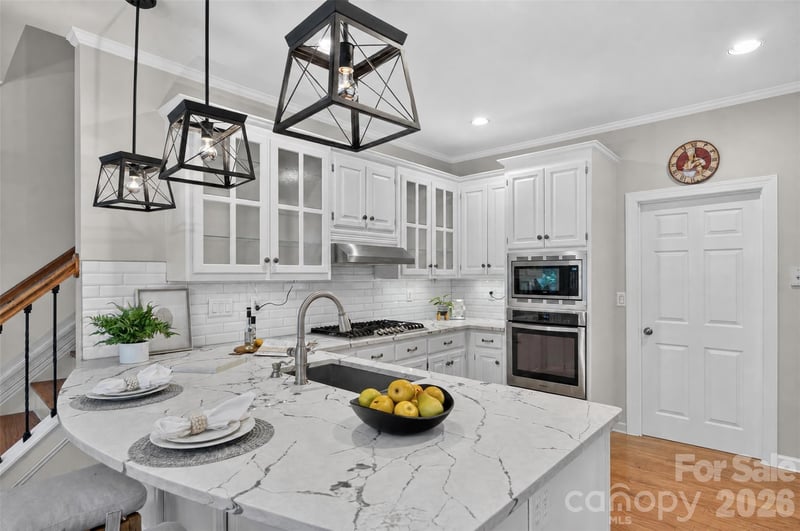 8011 Alba Ct, Charlotte, NC 28269