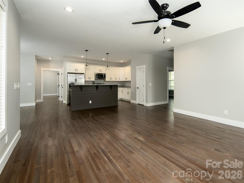 208 Robinson Hollow Dr, Candler, NC 28715