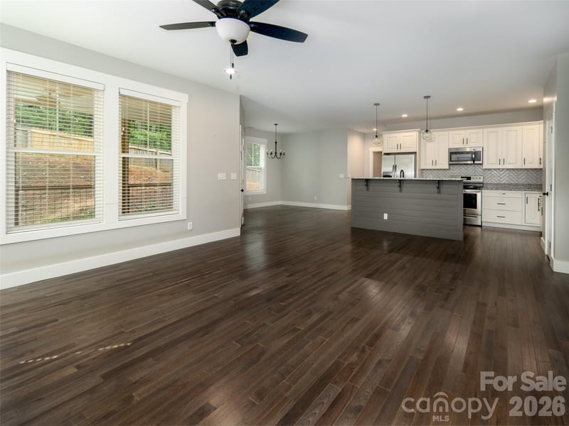 208 Robinson Hollow Dr, Candler, NC 28715