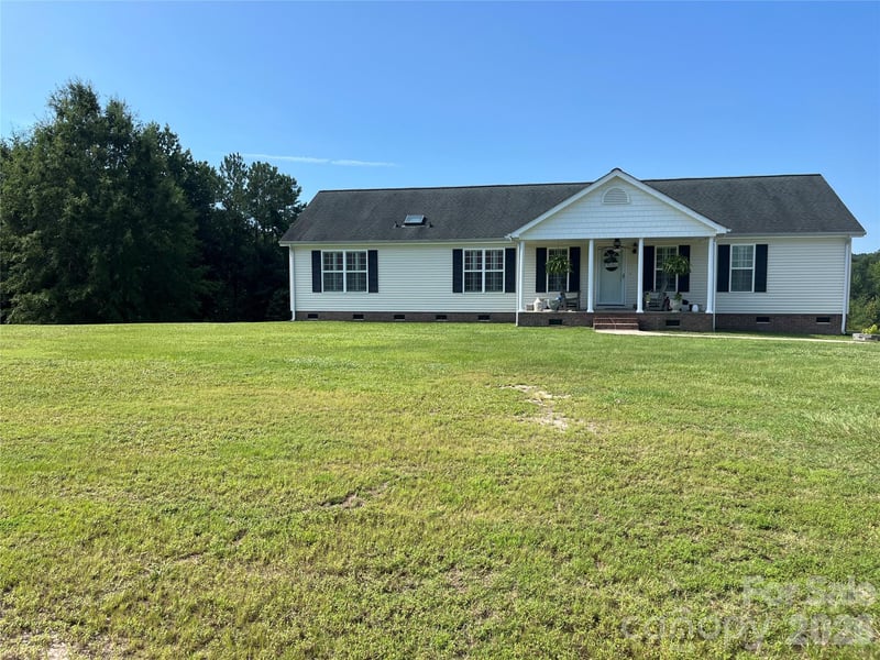 1915 Beach Ln, Heath Springs, SC 29058
