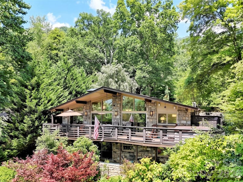 43 Red Oak Dr, Maggie Valley, NC 28751