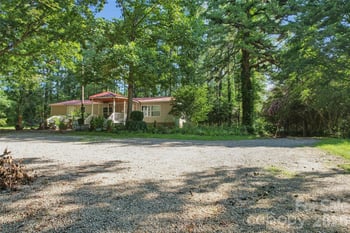 10505 Earnhardt Lake Rd, Davidson, NC 28036