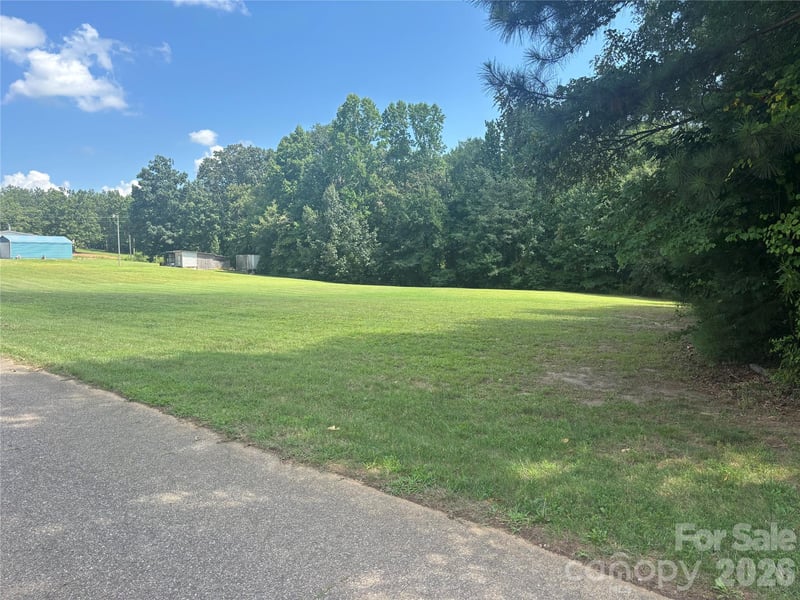 3557 Gladden Dr, Lincolnton, NC 28092