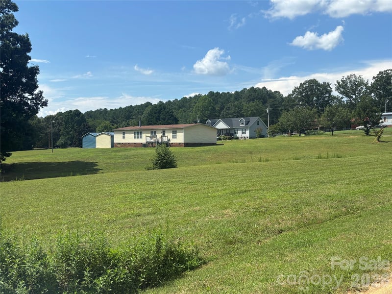 3557 Gladden Dr, Lincolnton, NC 28092