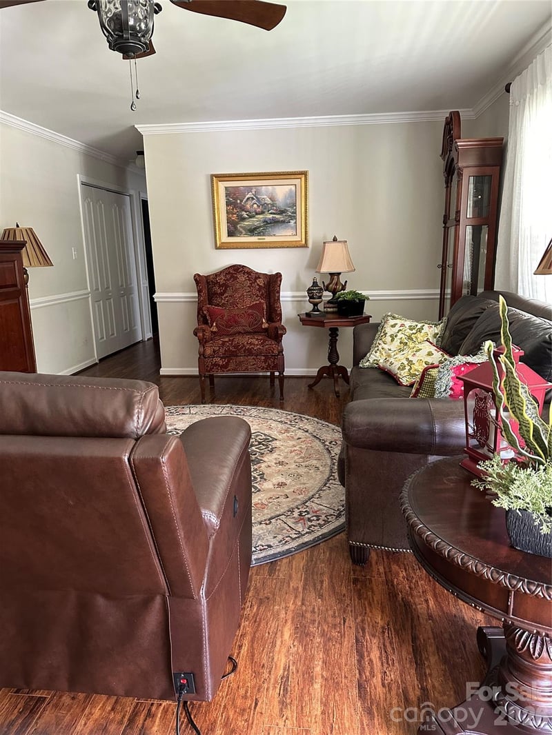 33 Railroad Ave, York, SC 29745