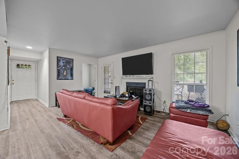 6005 Pinebark Ct, Charlotte, NC 28212