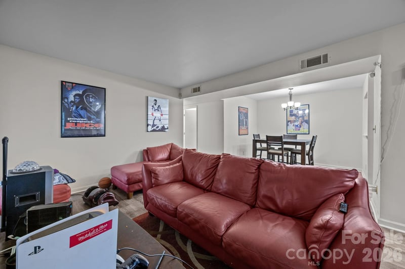 6005 Pinebark Ct, Charlotte, NC 28212