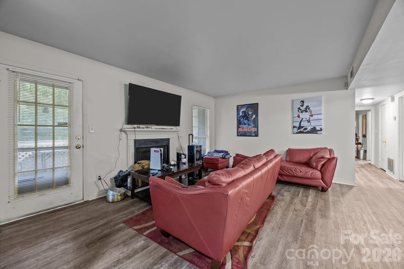 6005 Pinebark Ct, Charlotte, NC 28212